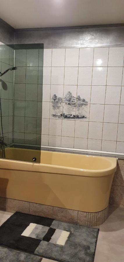 Au Chambellan Bed and Breakfast Ay-Champagne Εξωτερικό φωτογραφία